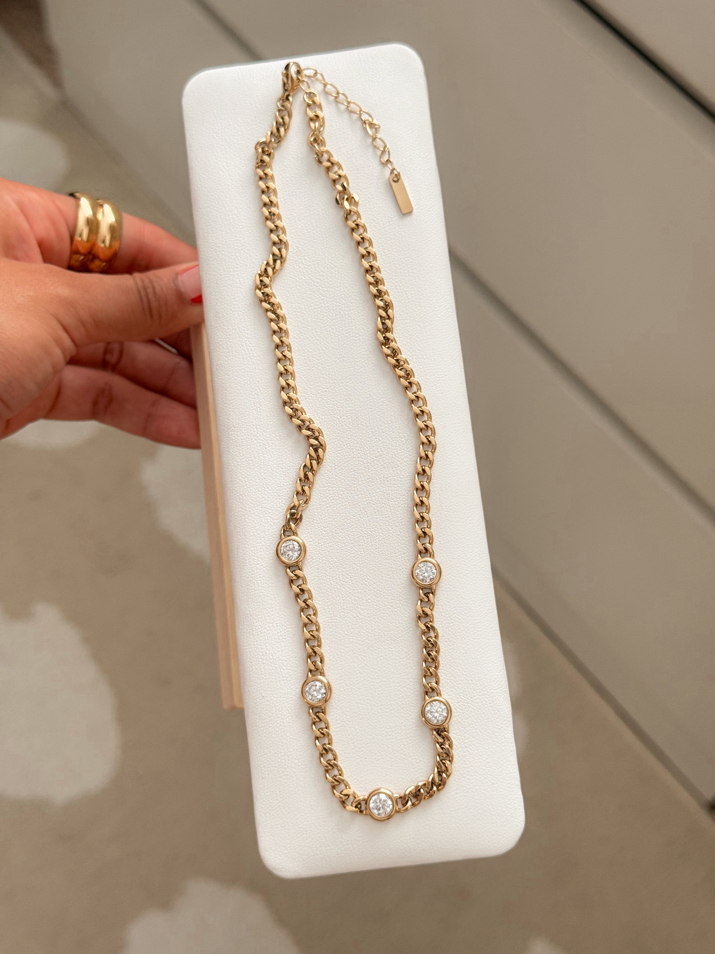 Classy Link Necklace