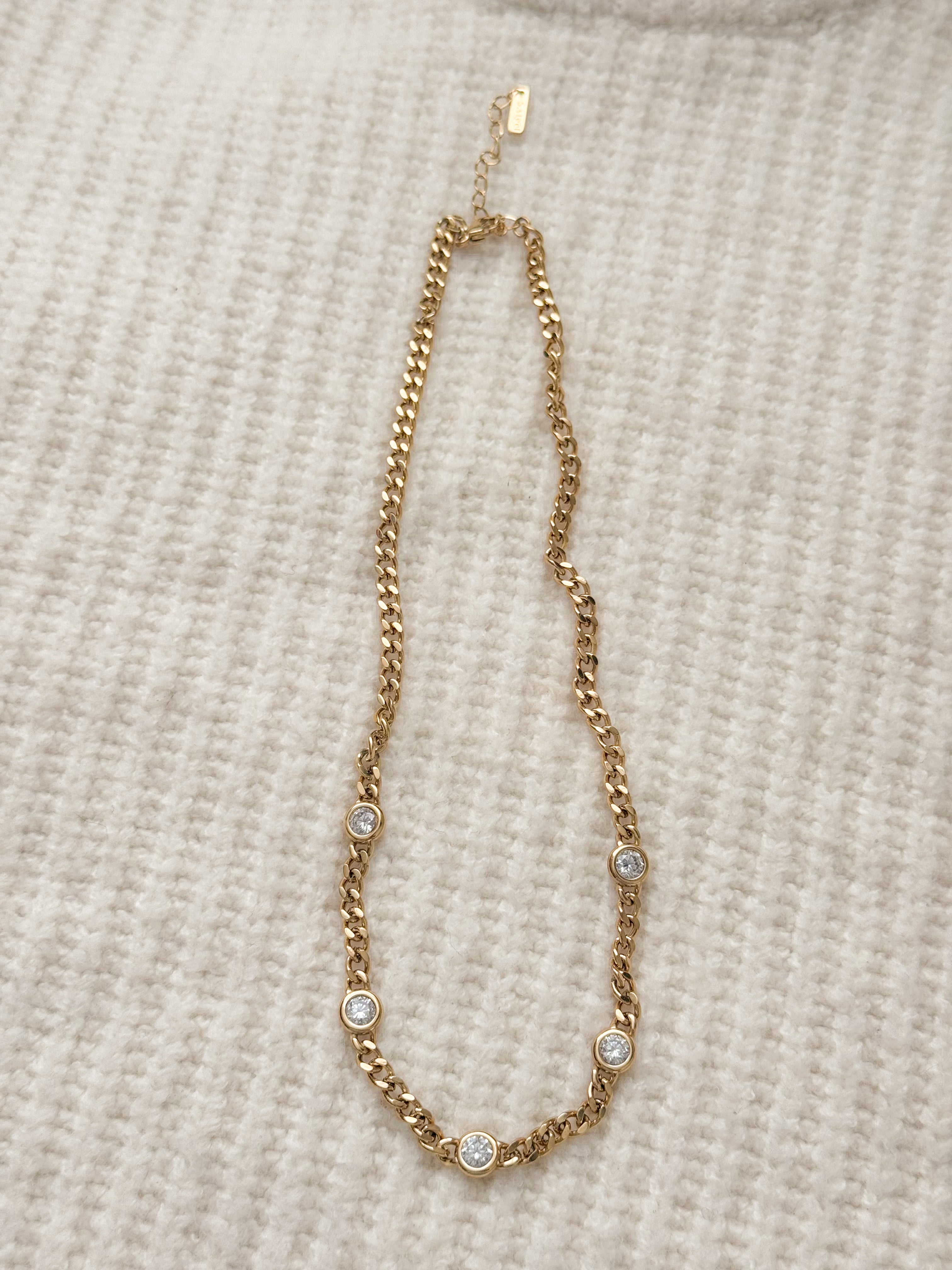 Classy Link Necklace