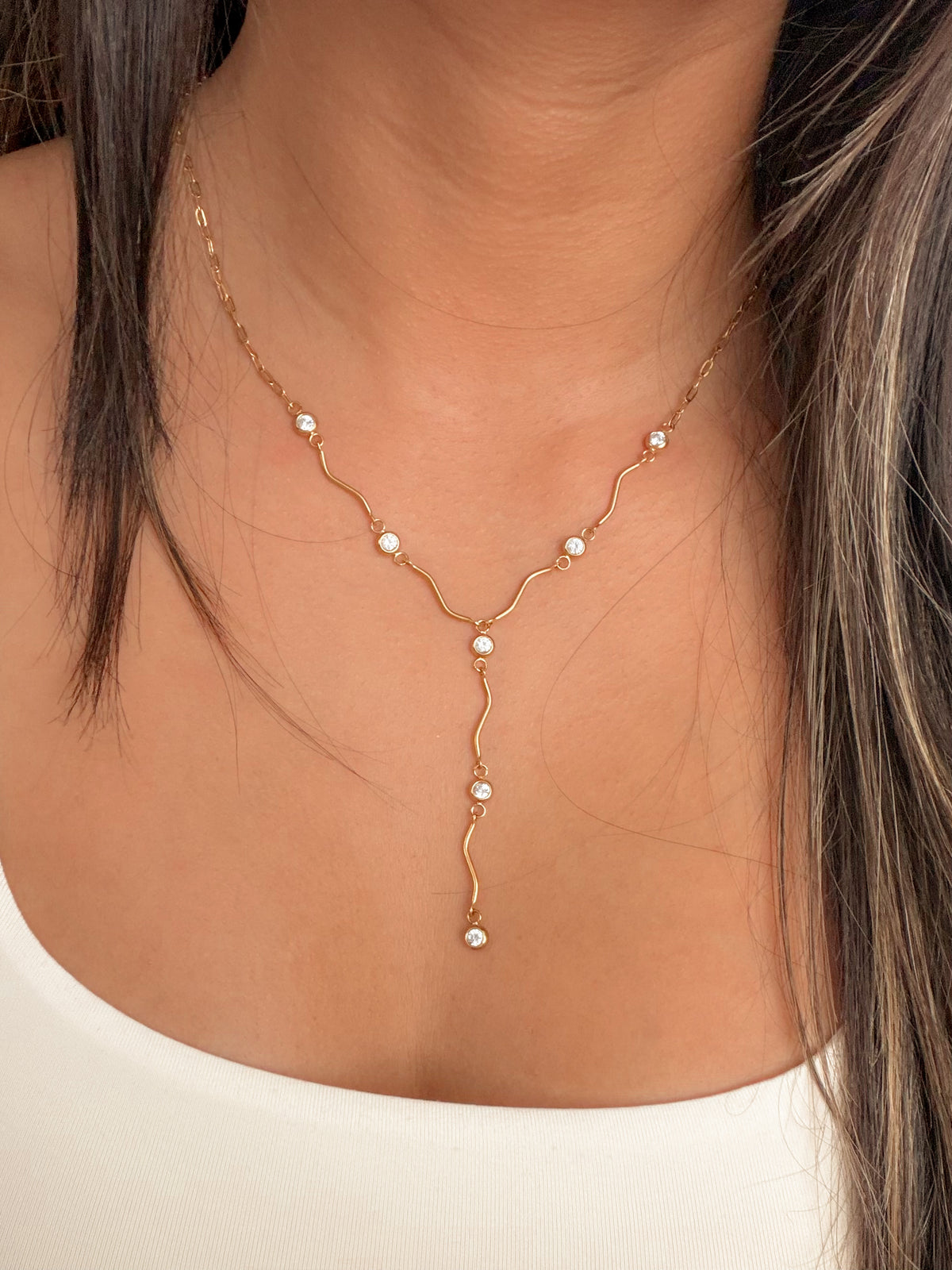 Curve Lariat