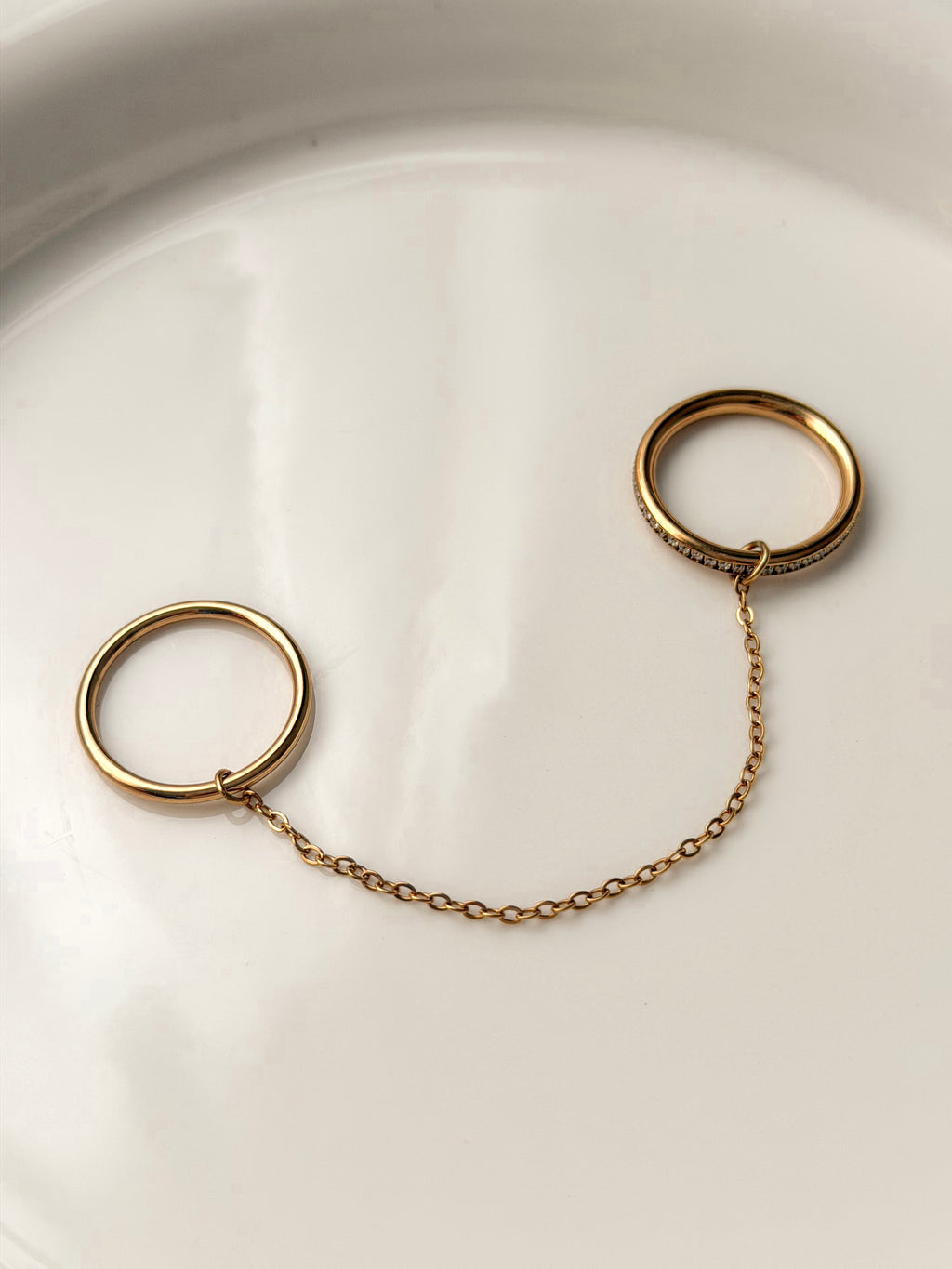 Zenia Ring Chain